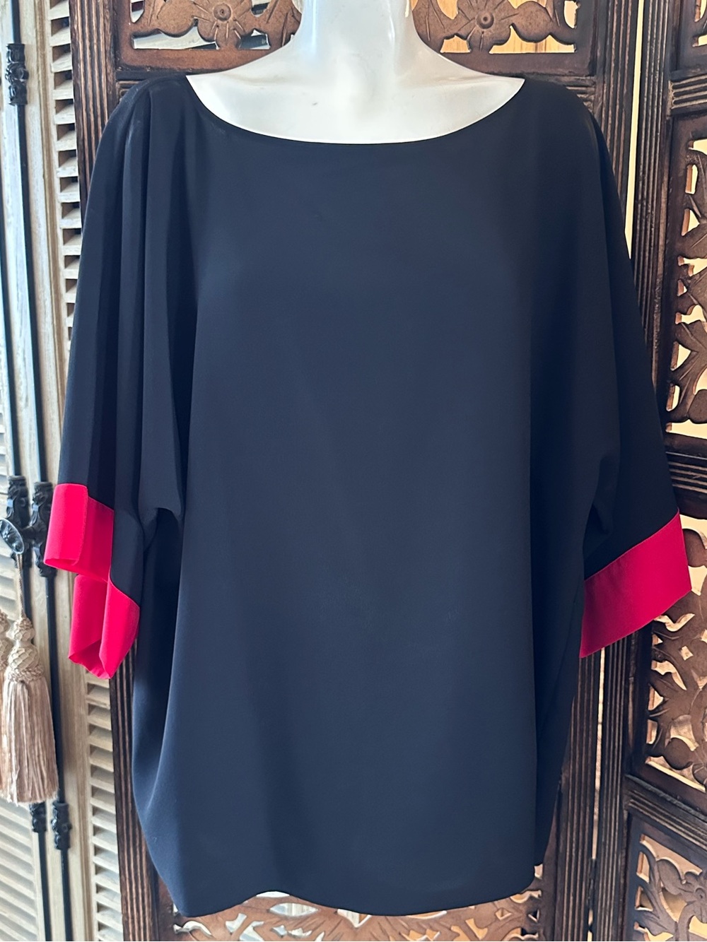 Lauren Ralph Lauren Black & Red Colorblock Kimono Style 3/4 Sleeve Pull On Top. - Picture 2 of 8